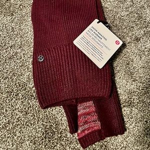 NWT Lululemon Snowmazing Leg Warmers